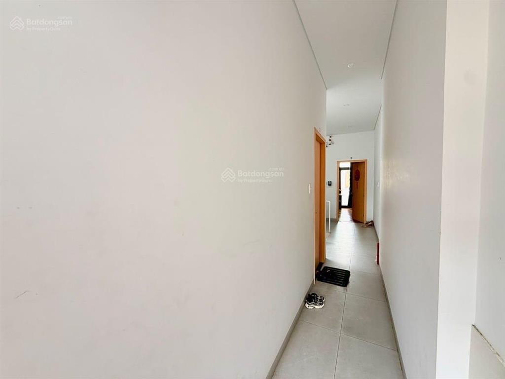 Bán nhà 3 tầng gần nguyễn hữu thọ  cho thuê 20 tr/ tháng