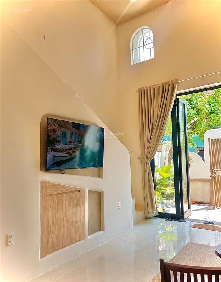 Căn homestay hồ bơi mới 100% ngay sát bãi biển mân thái  dòng tiền 45triệu/tháng