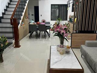 Bán nhà 3 tầng đường ô tô tránh nhau đống đa dt 83m2 (4,5x 18.35m) giá 8.75 tỷ