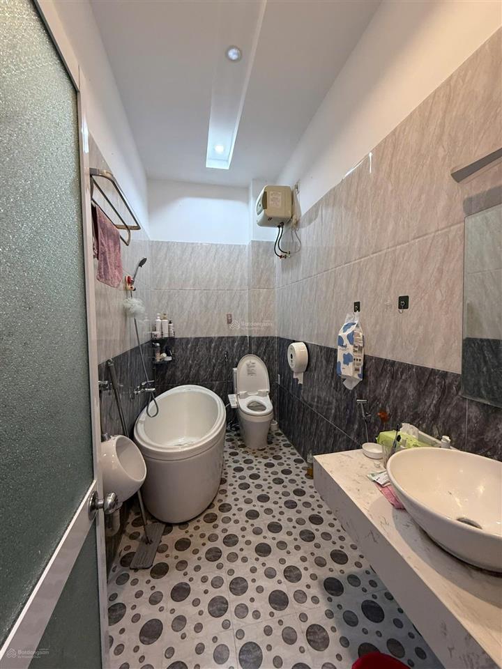 Bán nhà 3 tầng full nội thất gần nguyễn hữu thọ ~100m2  8,95 tỷ
