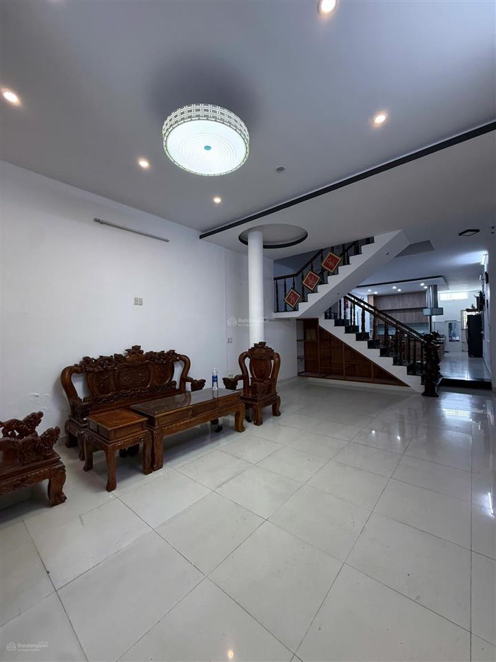 Bán nhà 3 tầng full nội thất gần nguyễn hữu thọ ~100m2  8,95 tỷ