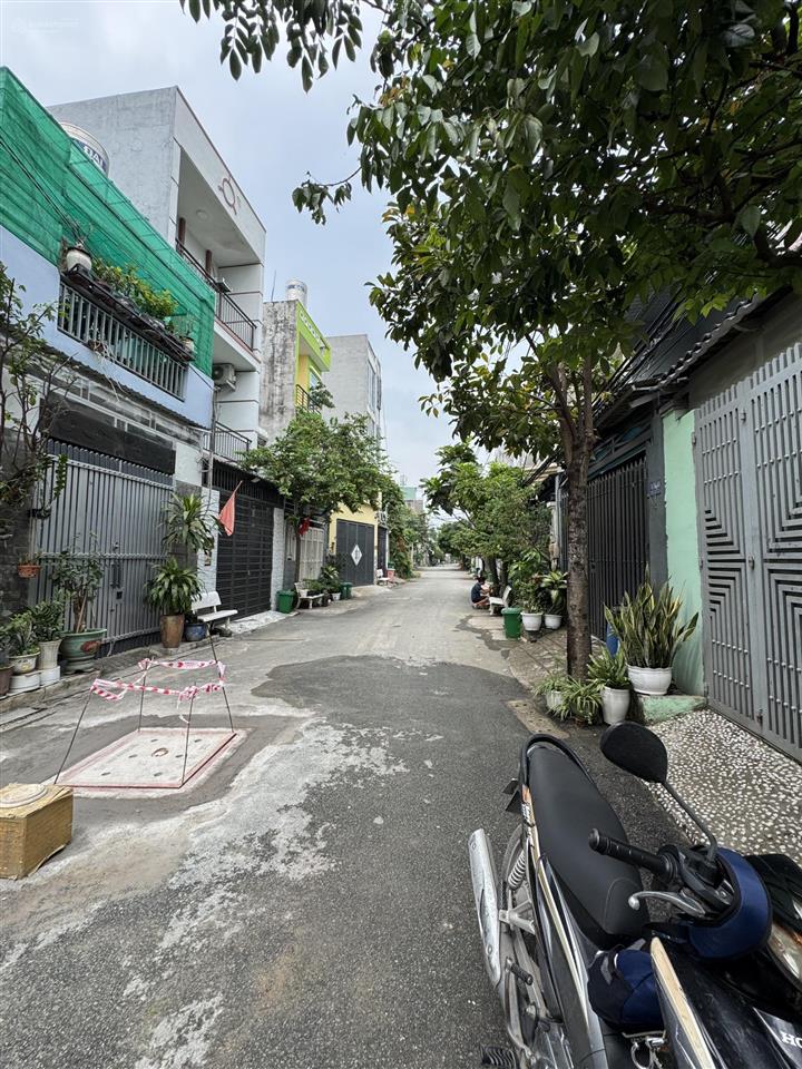 Đất phường phú hữu 75m2, sổ riêng, đường oto, cách đường nguyễn duy trinh khoảng 350m giá 3 tỷ 8