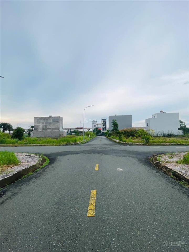 Hạ giá 350 triệu bán nhanh nền 85m², sổ riêng, đường 10m khu centana điền phúc thành giá 4 tỷ 850