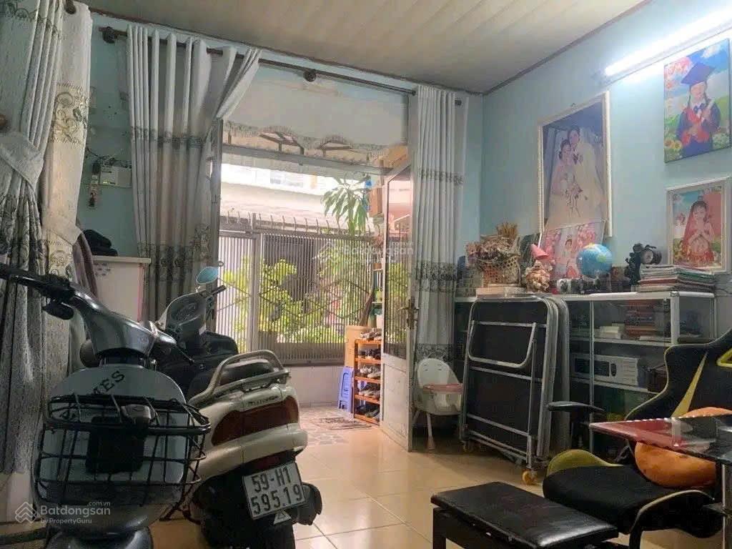 Thiện chí bán nhà 3pn2wc, 1 trệt 1 lửng cách trường cao đẳng gtvt 500m, sổ riêng giá 4 tỷ 980
