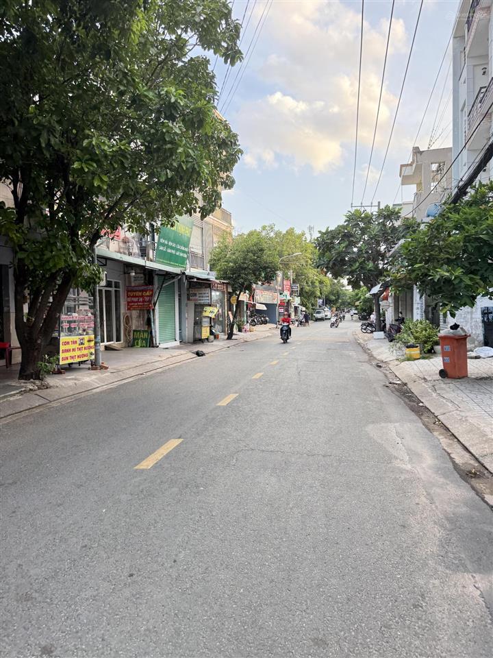 Đất ở sổ riêng 136m2 ngay trường cao đẳng gtvt phường phước long giá 6 tỷ 9 thương lương