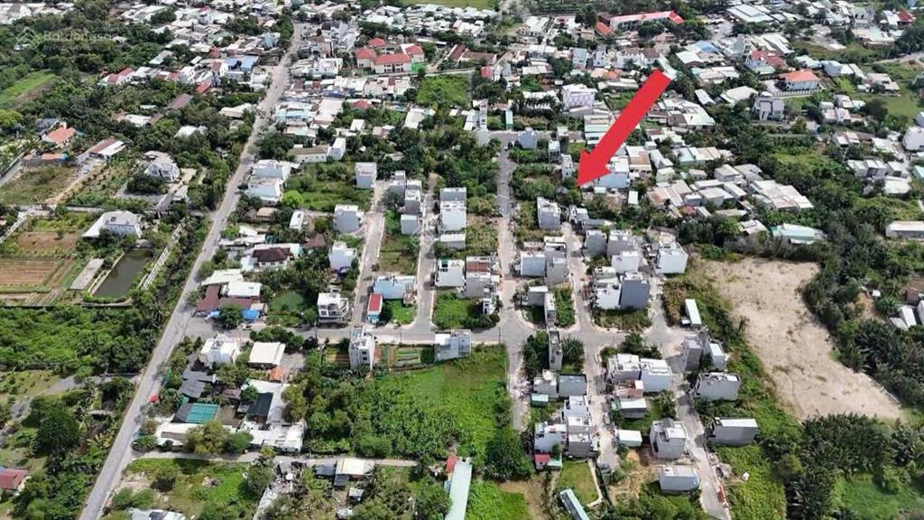 Bán gấp 178m2 đất, sổ riêng, phường long phước cách vinhomes quận 9 khoảng 2,5km giá 2 tỷ 4