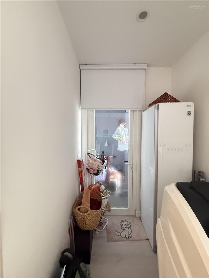 Bán căn hộ có chỗ đậu xe otô, view sông, toà s2, 2pn2wc có nội thất vinhomes grand park giá 3 tỷ 15