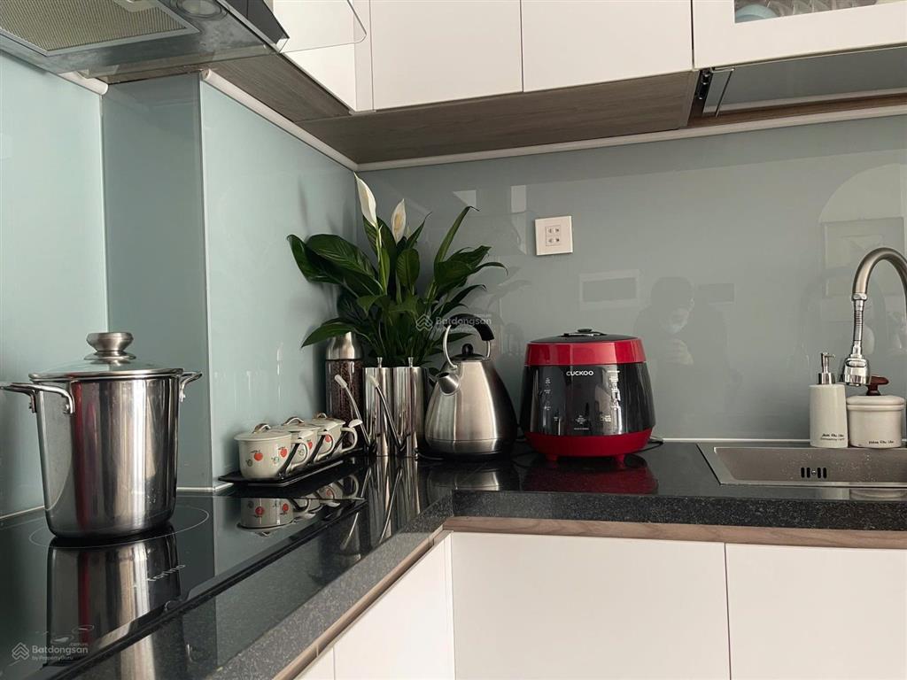 Chính chủ bán căn sổ riêng 2pn1wc tòa s203 vinhomes grand park view hồ bơi có nội thất giá 2 tỷ 930