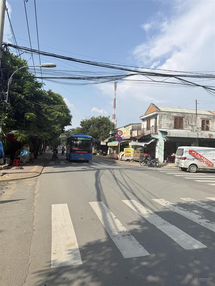 Đất 140m2 kế trường đh luật phường long phước, tp hồ chí minh xây nhà trọ cho thuê giá nhỉnh 4 tỷ