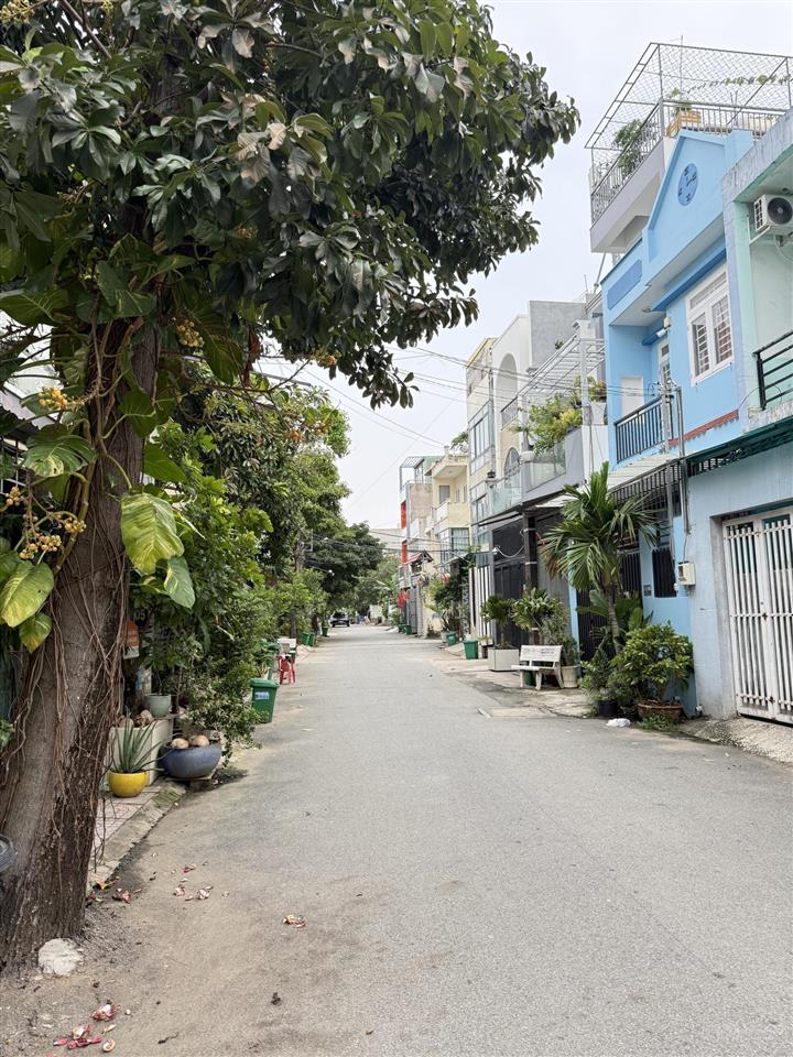 Đất đẹp 85m2, sổ riêng, trục đường nguyễn duy trinh, phường phú hữu, tp hồ chí minh giá 4 tỷ 6 tl