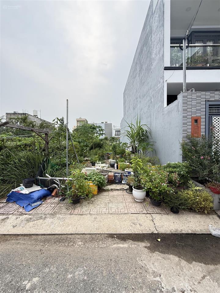 Đất đẹp 85m2, sổ riêng, trục đường nguyễn duy trinh, phường phú hữu, tp hồ chí minh giá 4 tỷ 6 tl