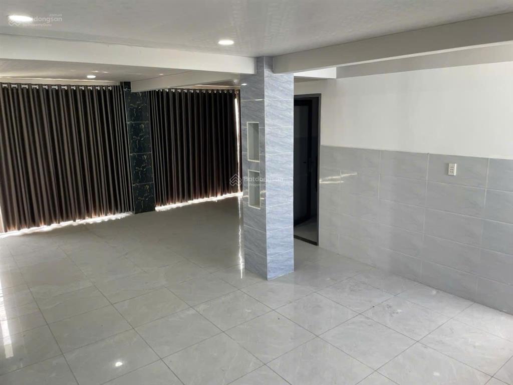 Bán nhà đẹp đường trần văn mười, hóc môn dt 110m2 4 tầng + sân thượng chỉ 8.3 tỷ, 0939 513 ***