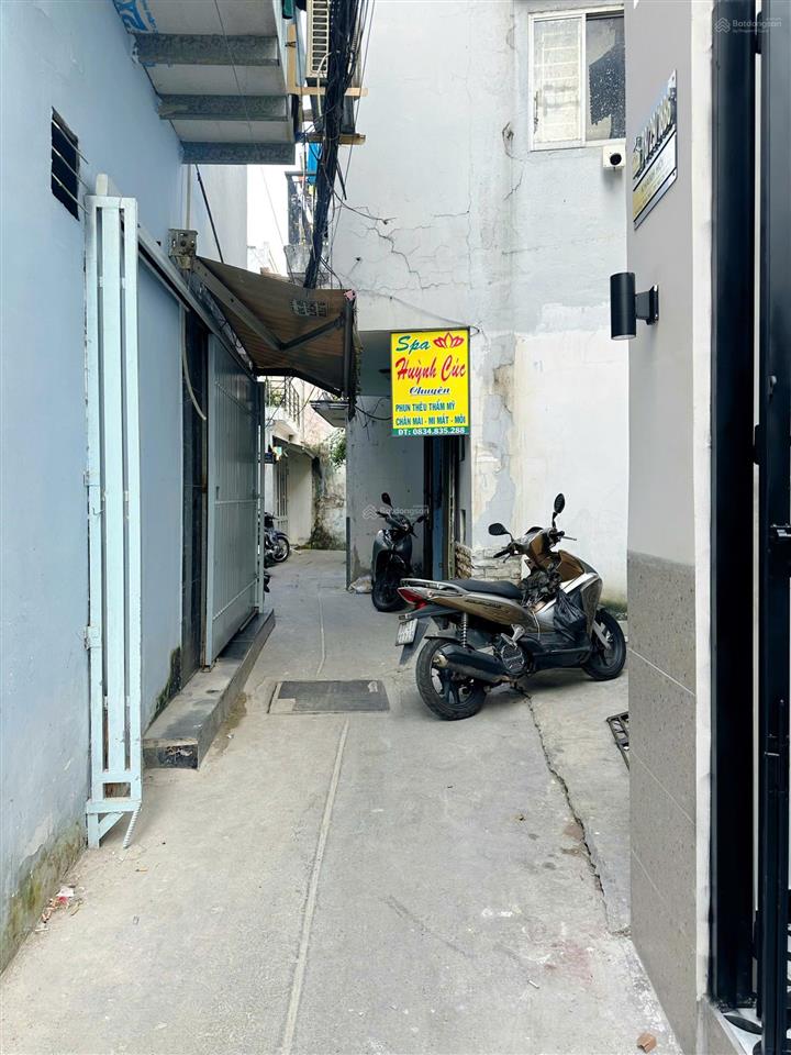 Duy nhất căn nhà tại quận 4 với 68m2 đất chỉ hơn 7 tỷ 4pn3wc  0939 513 ***