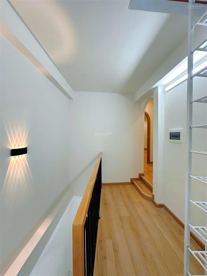 Duy nhất căn nhà tại quận 4 với 68m2 đất chỉ hơn 7 tỷ 4pn3wc  0939 513 ***