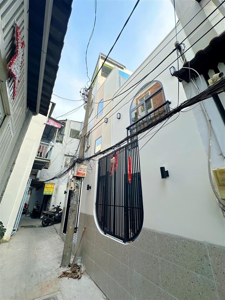 Duy nhất căn nhà tại quận 4 với 68m2 đất chỉ hơn 7 tỷ 4pn3wc  0939 513 ***