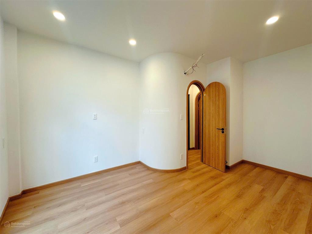 Duy nhất căn nhà tại quận 4 với 68m2 đất chỉ hơn 7 tỷ 4pn3wc  0939 513 ***