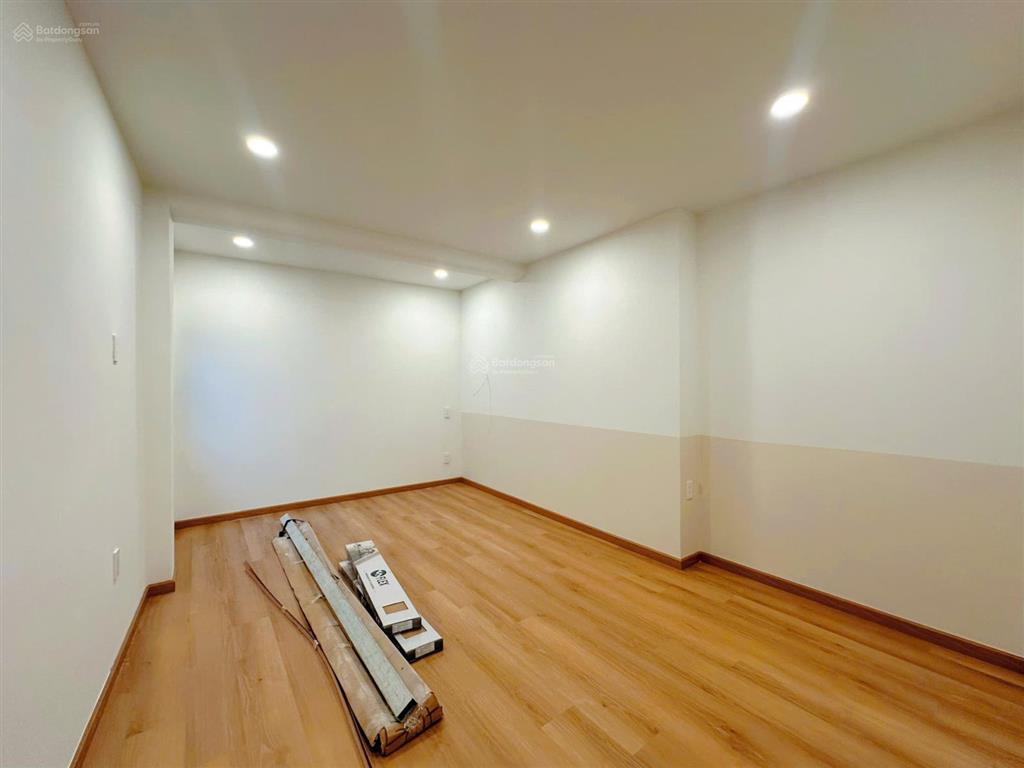 Duy nhất căn nhà tại quận 4 với 68m2 đất chỉ hơn 7 tỷ 4pn3wc  0939 513 ***