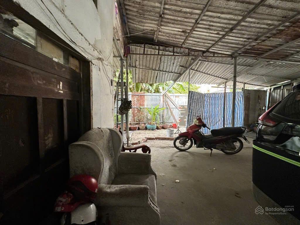 90m ngang 4m  hxh phân lô  20m ra mt đặng thùy trâm