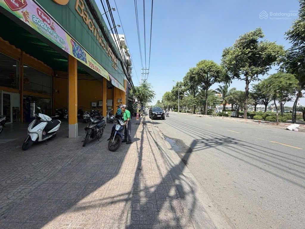 Không có căn so sánh chỉ nhích 12tỷ  toà nhà 6.5 tầng  8 chdv  p.26 bình thạnh 0939 513 ***
