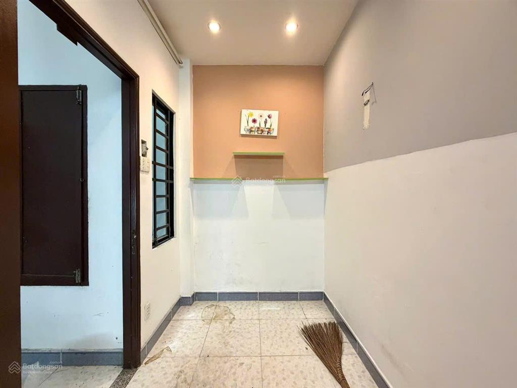 Không có căn so sánh chỉ nhích 12tỷ  toà nhà 6.5 tầng  8 chdv  p.26 bình thạnh 0939 513 ***