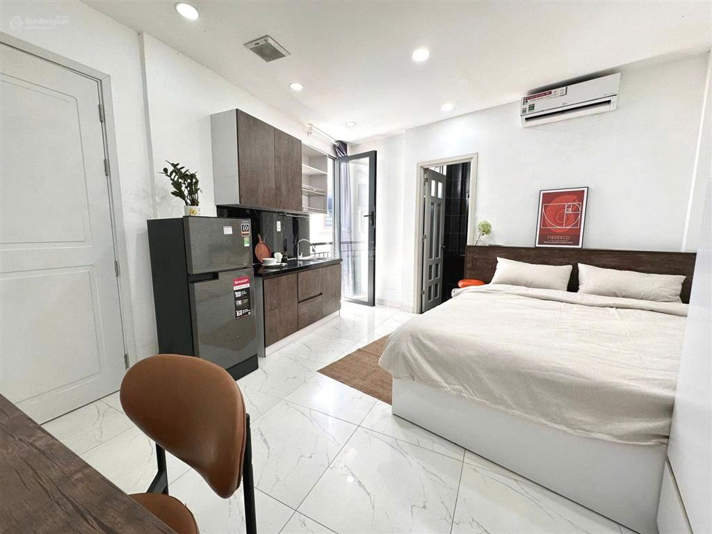 Căn hộ 2 khoong gian ngủ sẵn nội thất ngay phan xích long