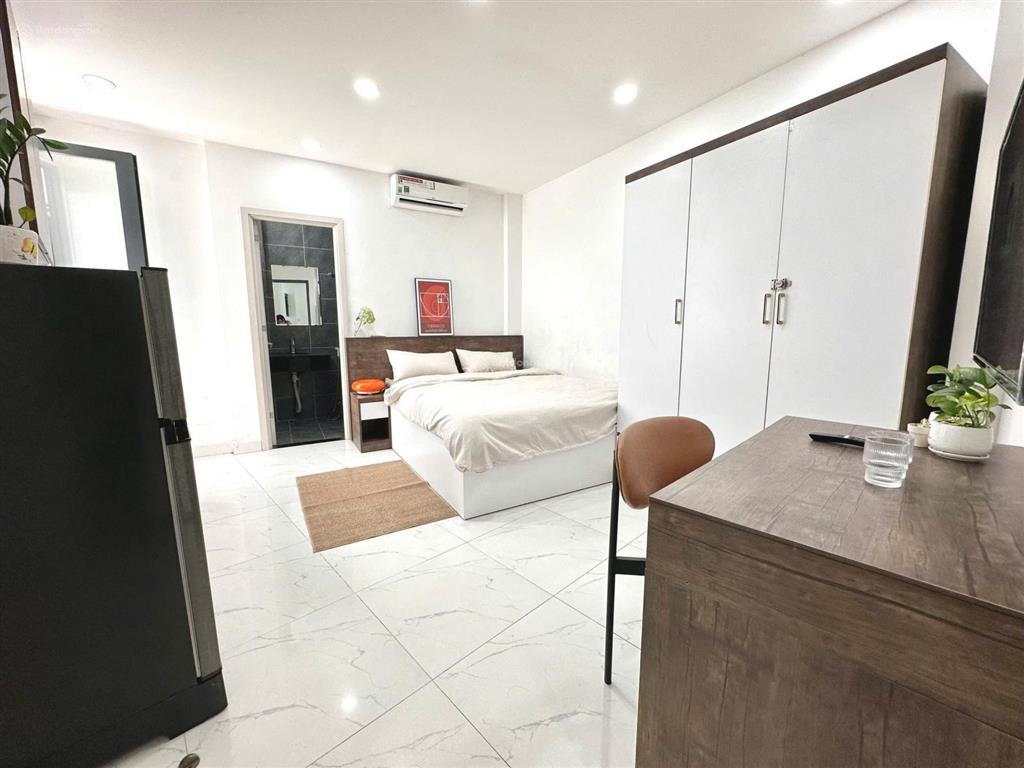 Căn hộ 2 khoong gian ngủ sẵn nội thất ngay phan xích long