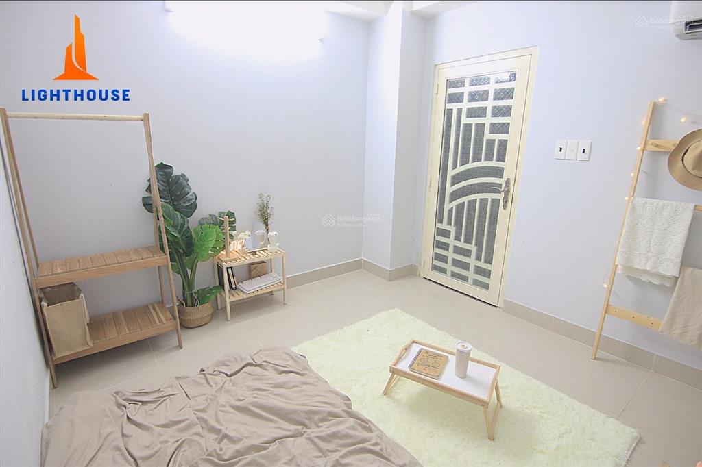Phòng bé xinh đầy đủ tiện nghi sát đh văn lang