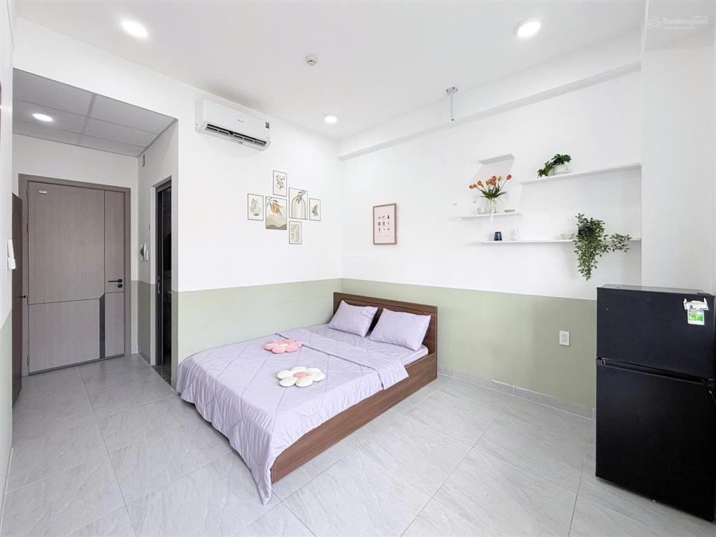 Phòng ban công tách bếp ngay đảo kim cương  trung tâm hành chính quận 2