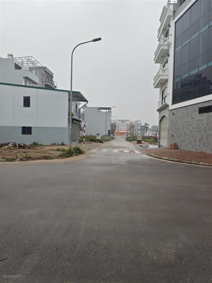 Bán đất đấu giá huỳnh cung, tam hiệp 79m², phân lô, vỉa hè, kinh doanh, ô tô tránh, giá 16.2 tỷ