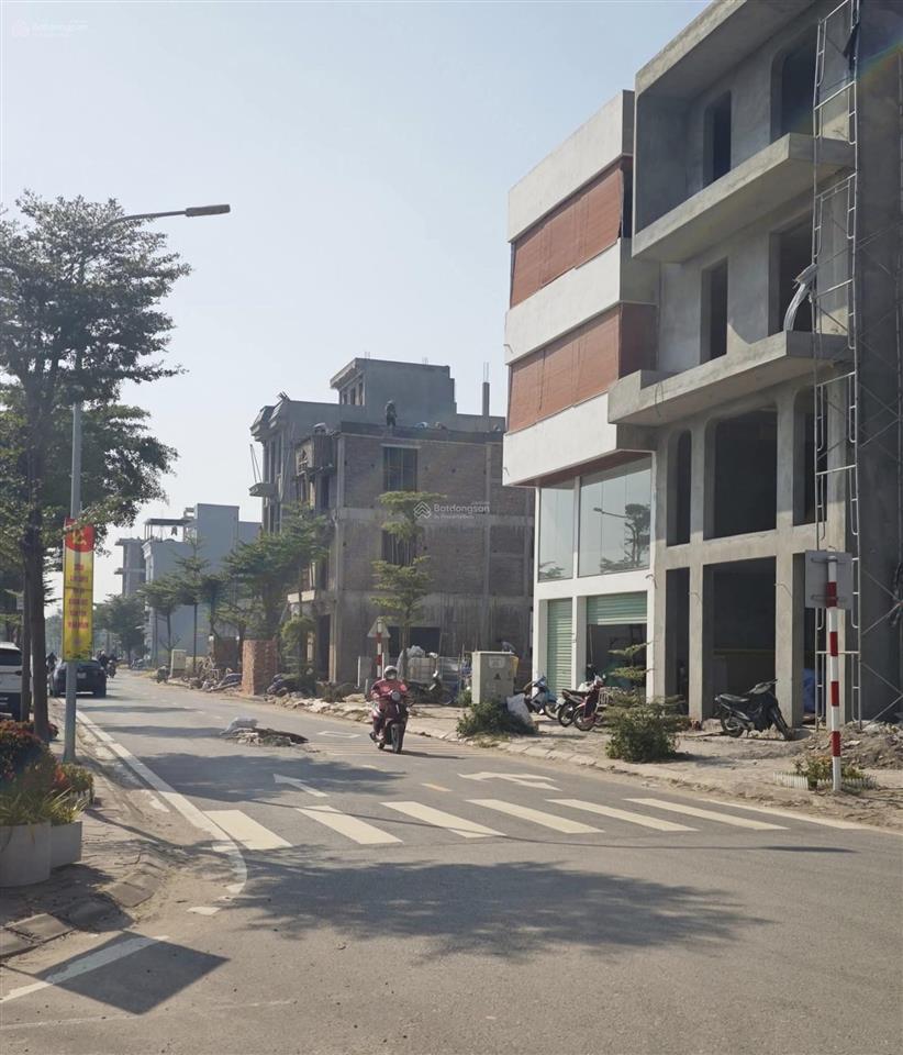 Bán đất đấu giá huỳnh cung, tam hiệp 79m², phân lô, vỉa hè, kinh doanh, ô tô tránh, giá 16.2 tỷ