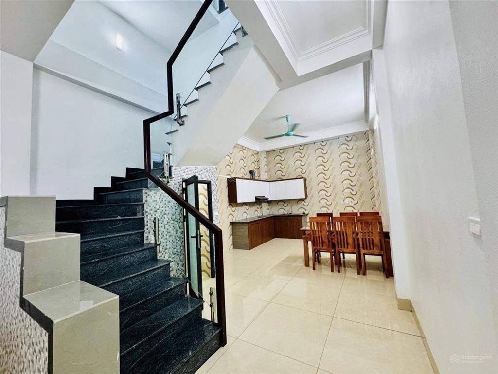 Bán nhà đông mỹ, thanh trì, 66m2, 3 tầng, dân tự xây, full nội thất, giá chỉ 5.5 tỷ