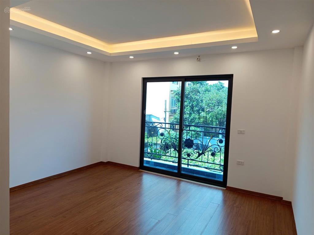 Bán nhà mới, xây độc lập tại thôn 1 đông mỹ 60m2, 5 tầng, sổ đỏ riêng, giá 7 tỷ
