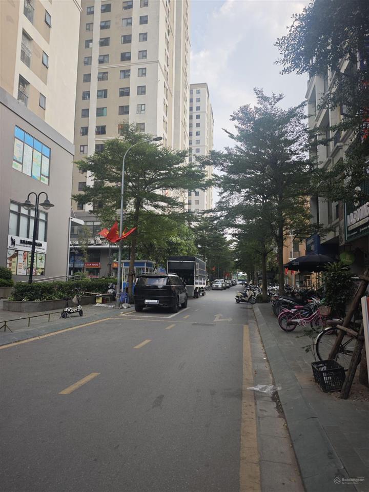 Giảm chào 2 tỷ  bán nhà vừa ở vừa kinh doanh, 5 tầng, thang máy, vỉa hè, ô tô tránh, giá 18 tỷ