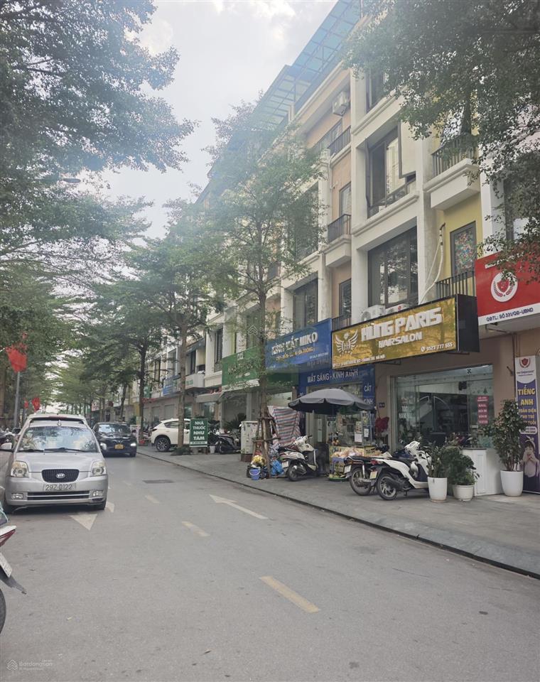Giảm chào 2 tỷ  bán nhà vừa ở vừa kinh doanh, 5 tầng, thang máy, vỉa hè, ô tô tránh, giá 18 tỷ