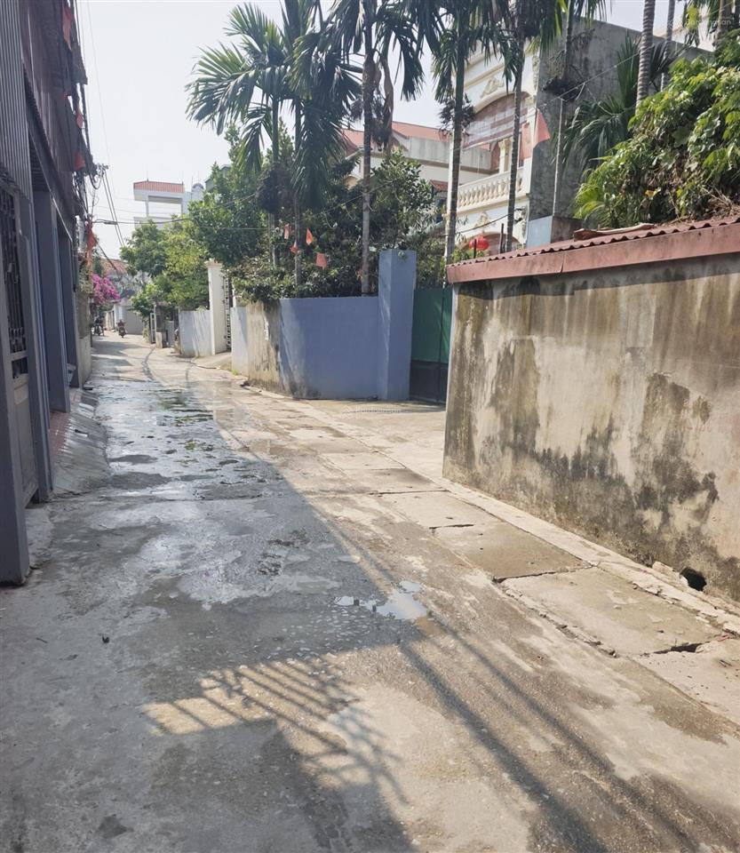 Bán mảnh đất đông mỹ  vạn phúc 81m2, ngõ thông, ô tô vào, khu dân cư, giá 5 tỷ
