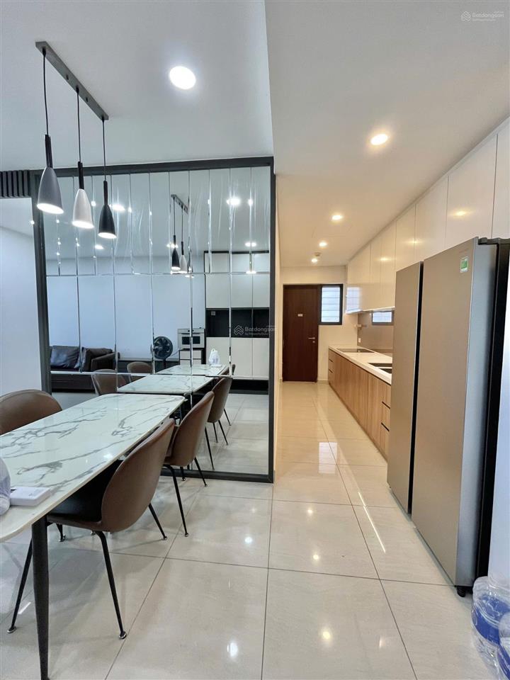 One verandah  cho thuê căn góc 3pn, tầng cao view sông đông nam thoáng mát