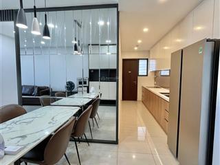 One verandah  cho thuê căn góc 3pn, tầng cao view sông đông nam thoáng mát