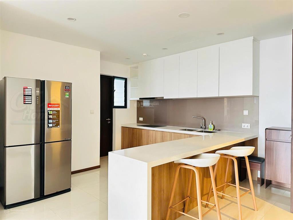 View hoa hậu  cho thuê căn góc 3pn tháp soleil, view sông + pháo hoa toàn cảnh