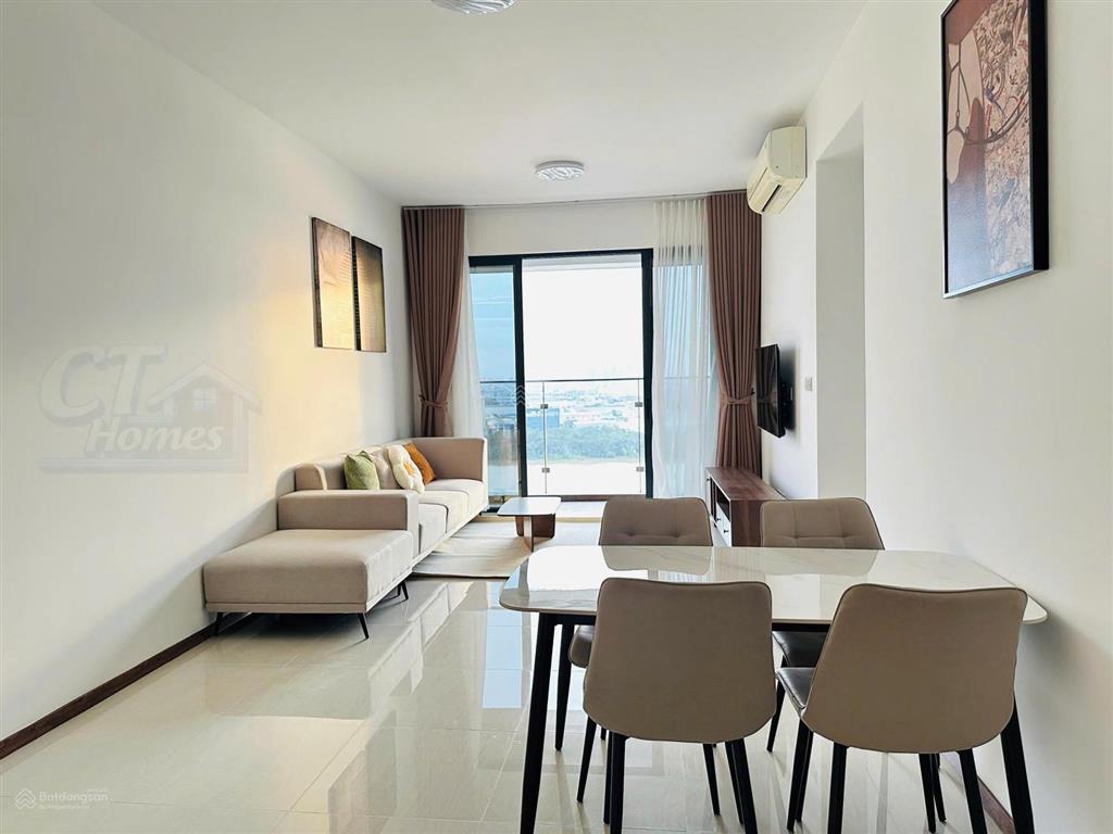 View hoa hậu  cho thuê căn góc 3pn tháp soleil, view sông + pháo hoa toàn cảnh