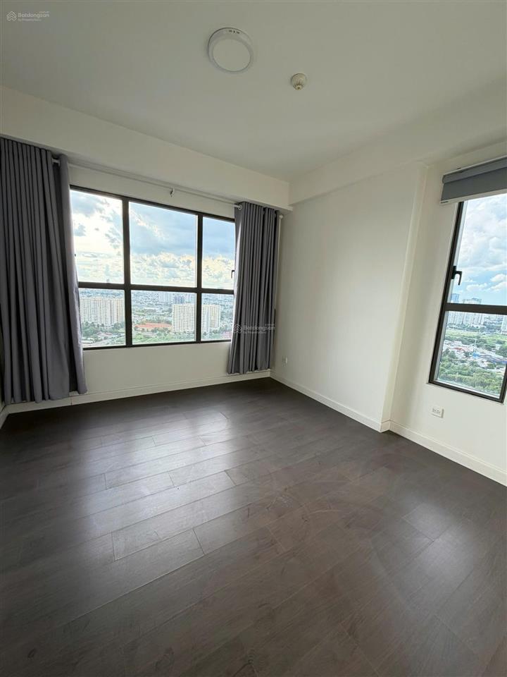 Cho thuê 3pn nội thất cơ bản  the sun avenue, view landmark đẹp chỉ 19tr/tháng