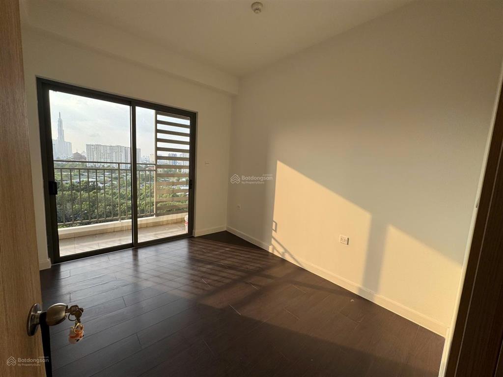 Cho thuê 3pn nội thất cơ bản  the sun avenue, view landmark đẹp chỉ 19tr/tháng