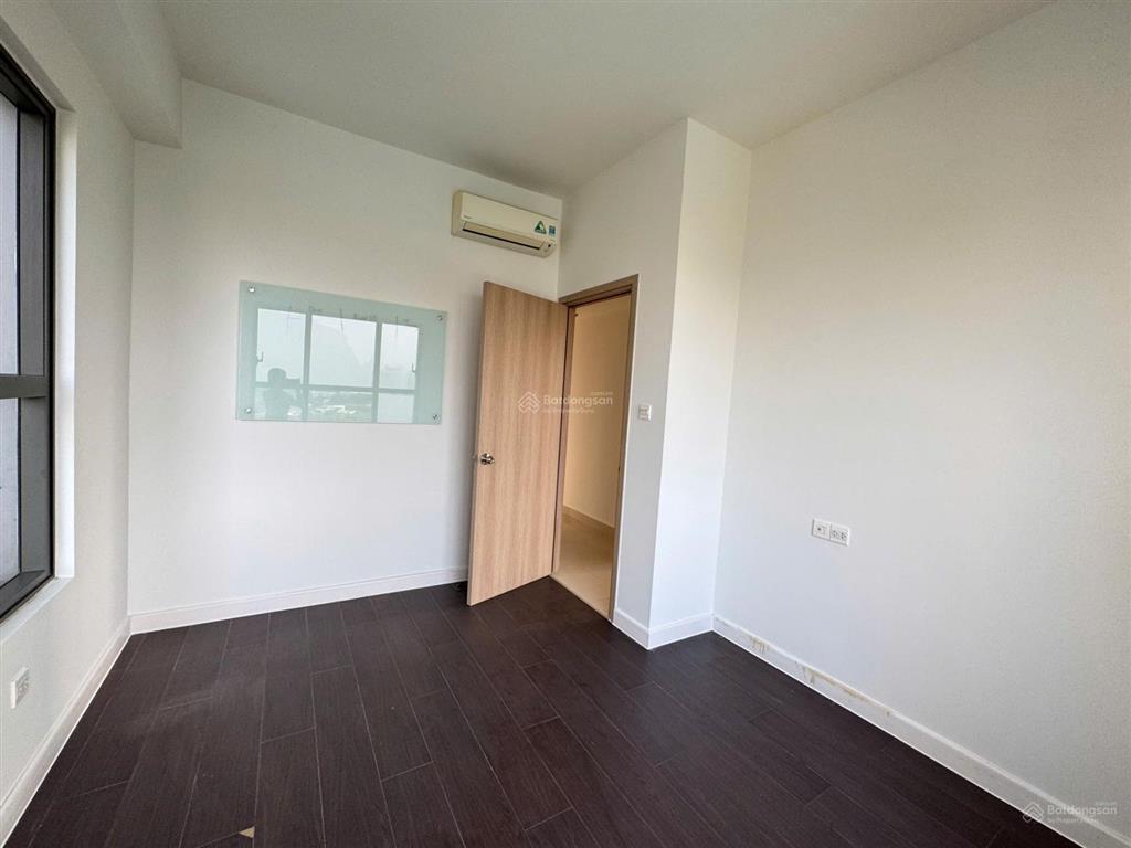 Cho thuê 3pn nội thất cơ bản  the sun avenue, view landmark đẹp chỉ 19tr/tháng