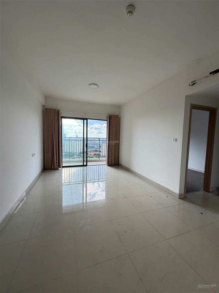 Cho thuê 3pn nội thất cơ bản  the sun avenue, view landmark đẹp chỉ 19tr/tháng