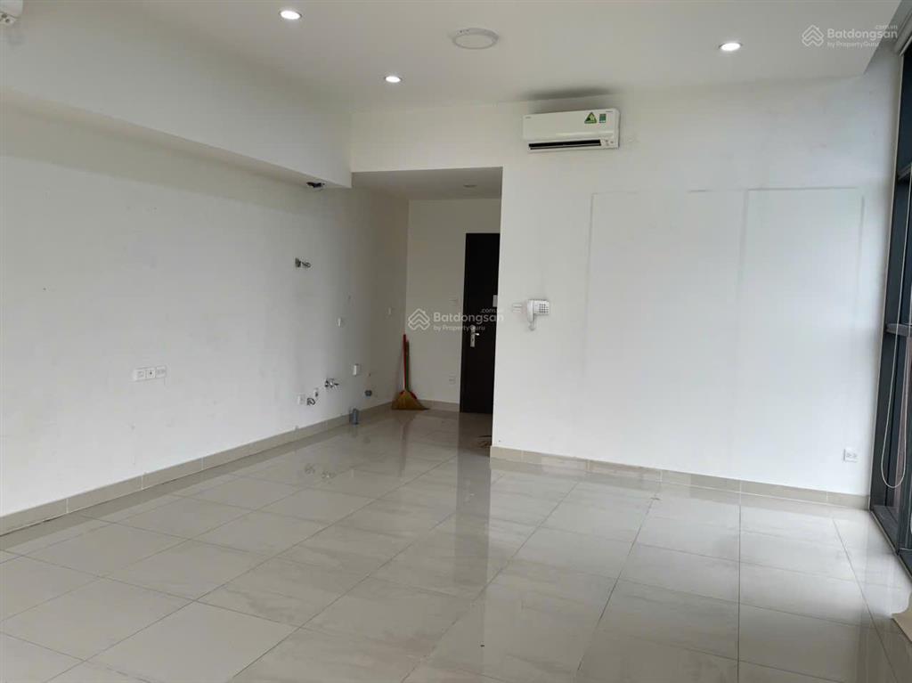 The sun avenue  cho thuê căn góc officetel 2 mặt kính riêng tư, giá chỉ 12,5 triệu/th