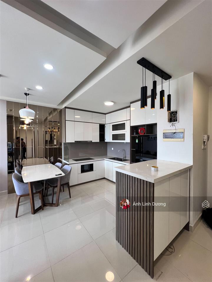 Cho thuê căn 2pn nhà đẹp view đảo kim cương  the sun avenue, trống sẵn vào ngay