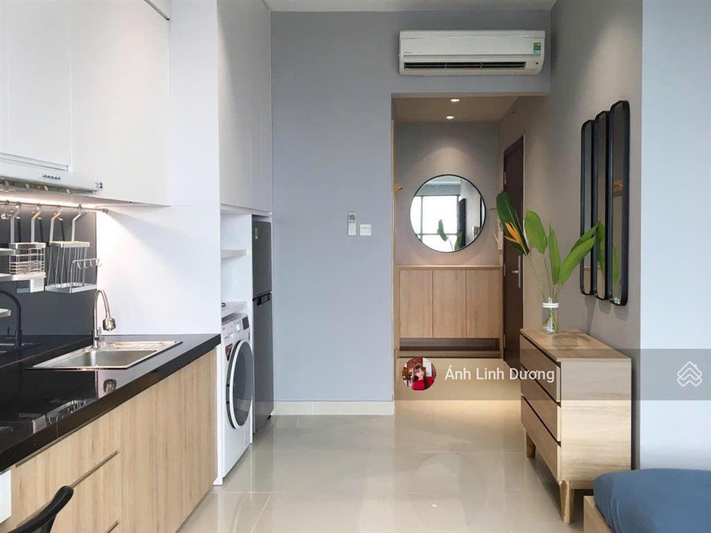 Cho thuê studio full nội thất xịn, lầu cao ban công đông nam thoáng mát  the sun avenue  12tr/th