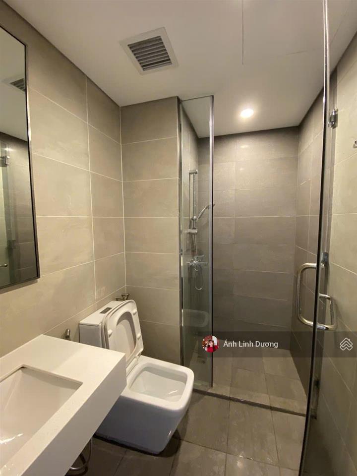 One verandah  bán căn 2pn giá tốt  7,6 tỷ bao hết, không có căn thứ 2. sổ hồng sẵn