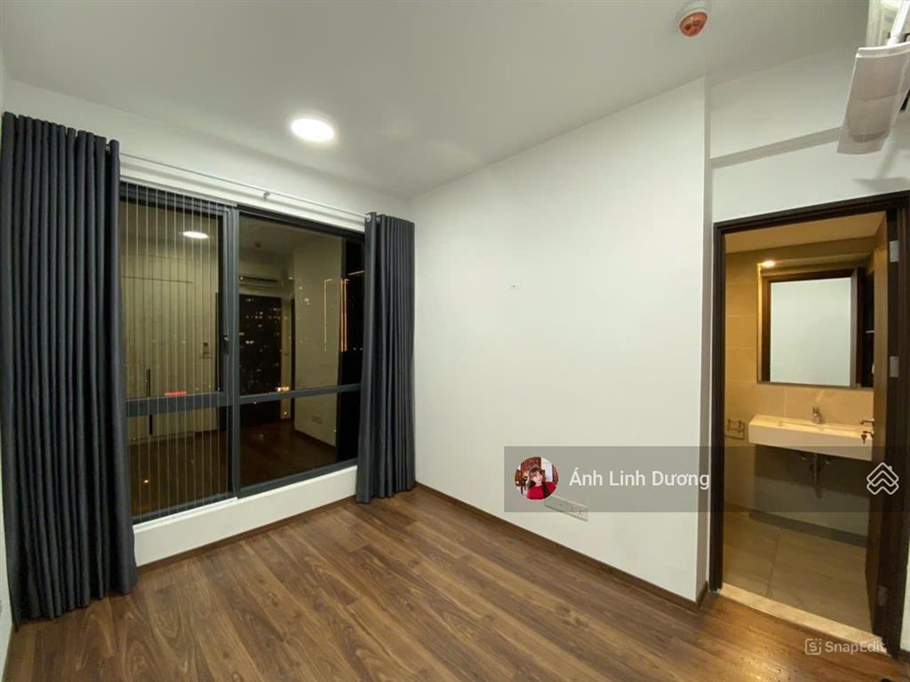 One verandah  bán căn 2pn giá tốt  7,6 tỷ bao hết, không có căn thứ 2. sổ hồng sẵn