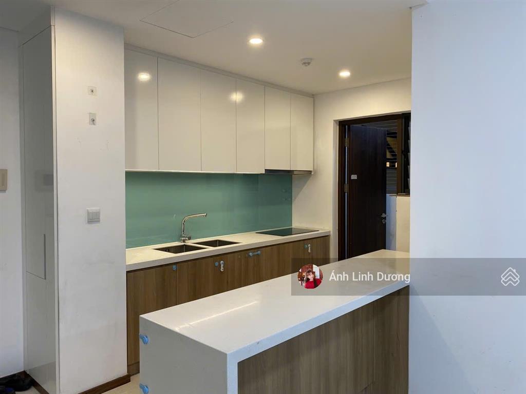One verandah  bán căn 2pn giá tốt  7,6 tỷ bao hết, không có căn thứ 2. sổ hồng sẵn