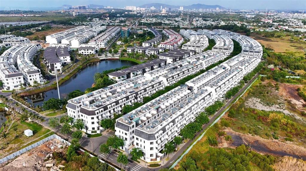 Giá sốc 6.5 tỷ  chốt nhanh căn nhà phố la vida vũng tàu đường 2 chiều!